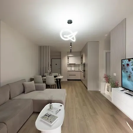 Welcome At Ds' Apartments! ティラナ